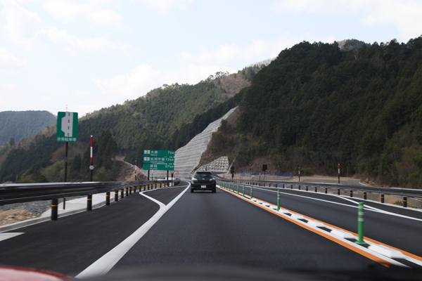 鳥取自動車道全線開通